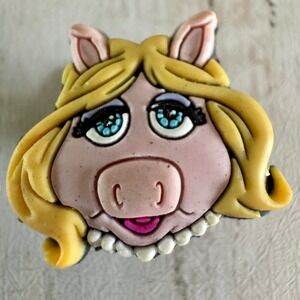 Vintage Jibbitz Miss Piggy The Muppets Shoe Crocs Charm 2006-2007 TMHC PVC